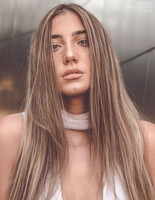 Portraits /  FEMMES