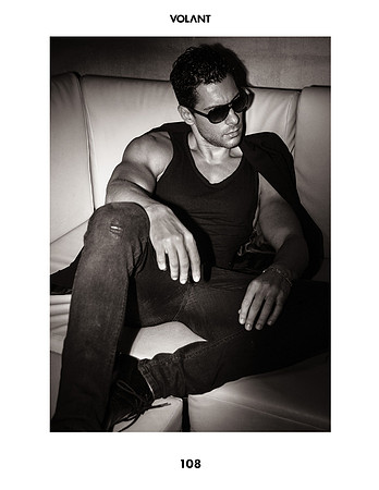 Volant Homme Debut Issue